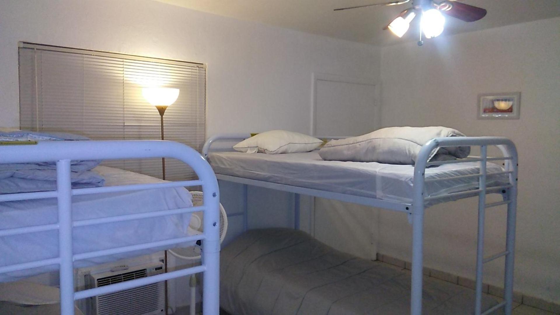 Downtown Hollywood Beach Students' Dorm Ostello Esterno foto