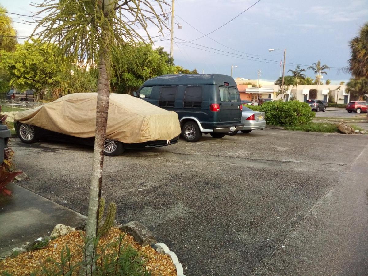 Downtown Hollywood Beach Students' Dorm Ostello Esterno foto